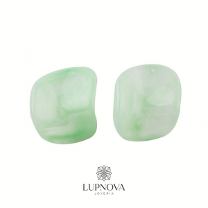 Aretes tipo stud de acrílico irregular menta