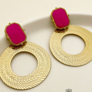 Aretes cículos tallados fucsia