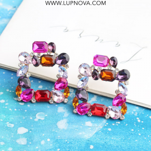 Aretes cuadros y cristales